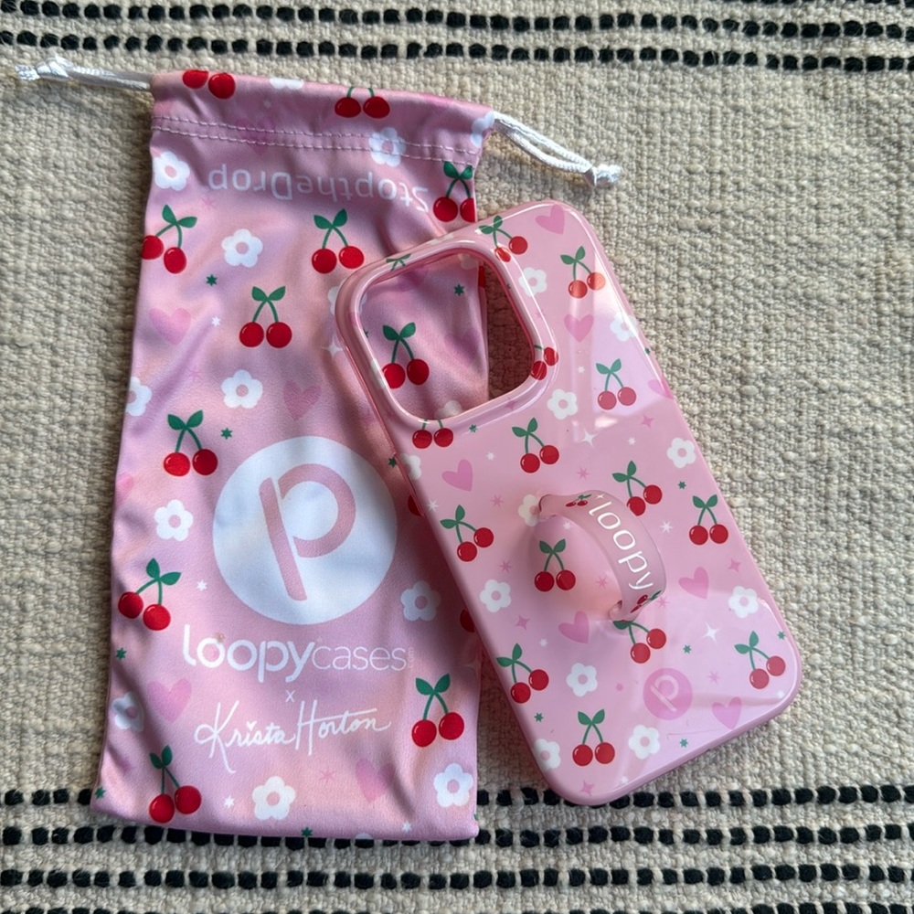Loopy case iPhone 14 Pro 🍒🤍